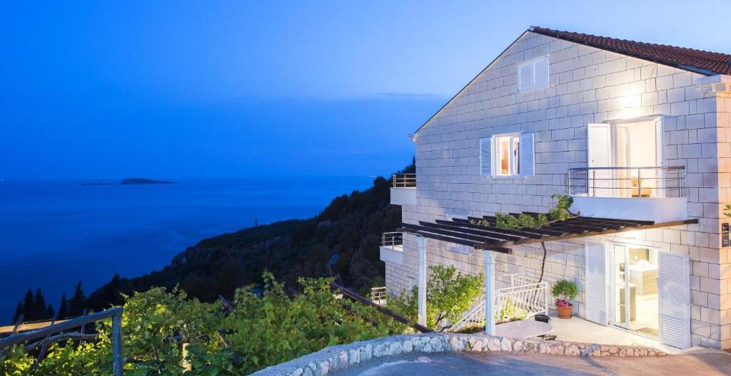 Comfort Zovko guest house above the Adriatic Sea in Mlini